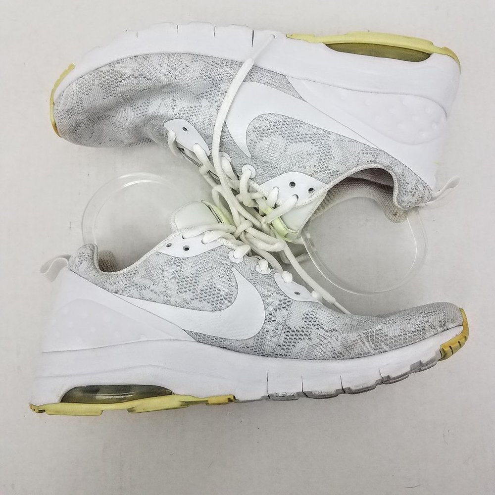 Nike | Air Max Motion Low Eng Sneakers White Lace